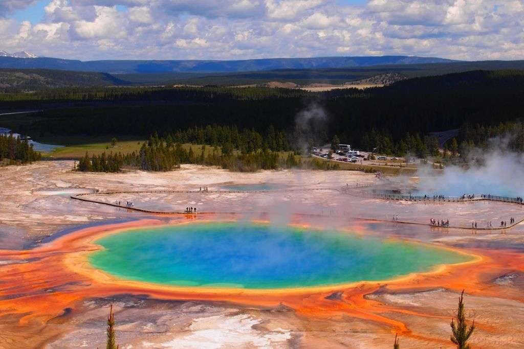 grand prismatic spring view
