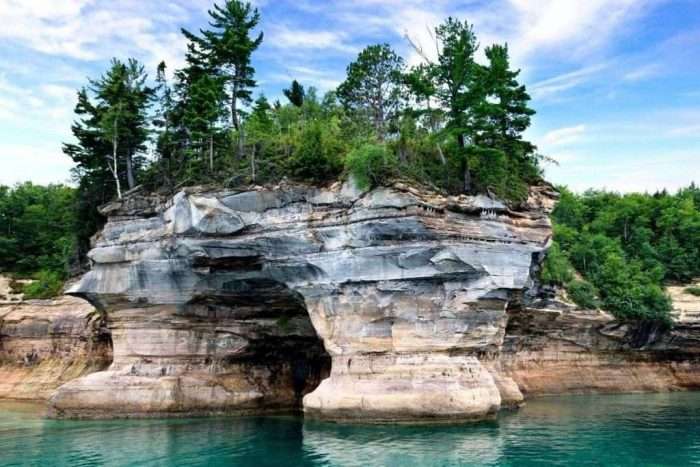 Best Hiking in Midwest US: 7 Best Hiking Trails For Dreamy Views