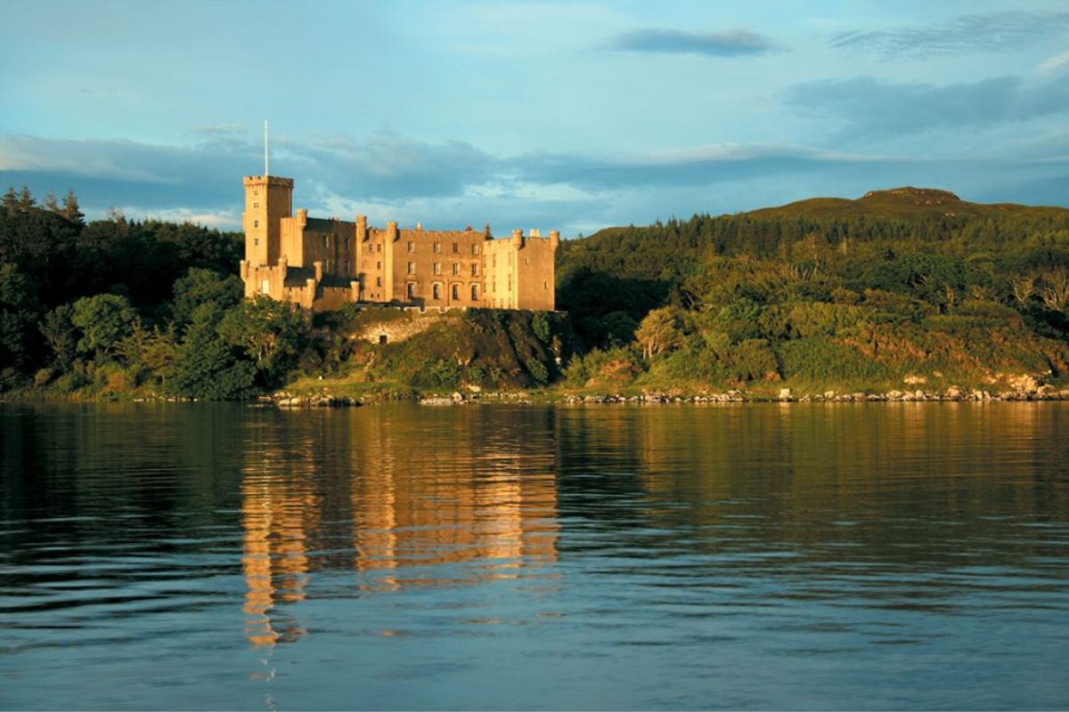 The oldest castle in Scotland: Dunvegan Castle
